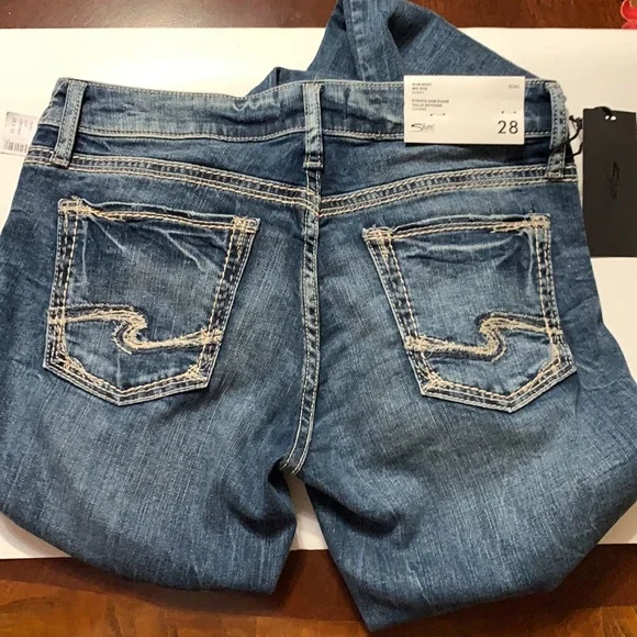 Silver Jeans - Picture 3 of 5